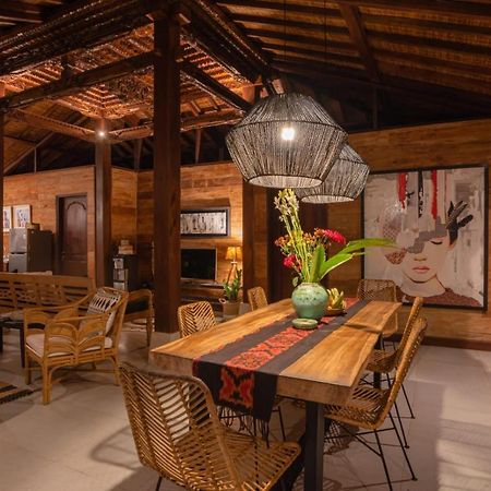 Villa Niyamas Ubud ภายนอก รูปภาพ